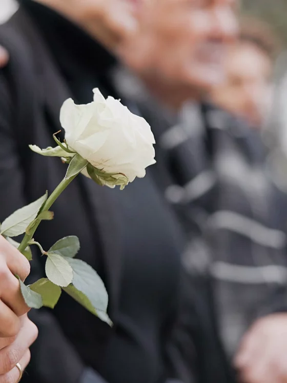 Warum eine individuelle Trauerfeier heilsam sein kann